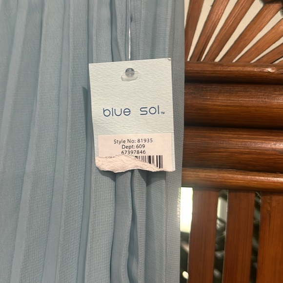Blu Sol Lovely and elegant skirt pleated. Lined the dye design size large NWT - Picture 5 of 5